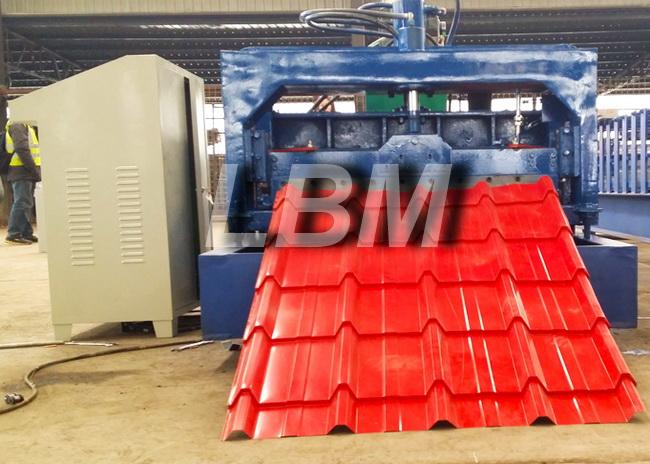 नया YX25 - 210 - 840 प्रकार रंग स्टील टाइल रोल बनाने की मशीन 2018 नई प्रकार की छत शीट मशीन